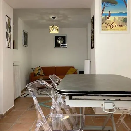 Nid Douillet A * Hyères